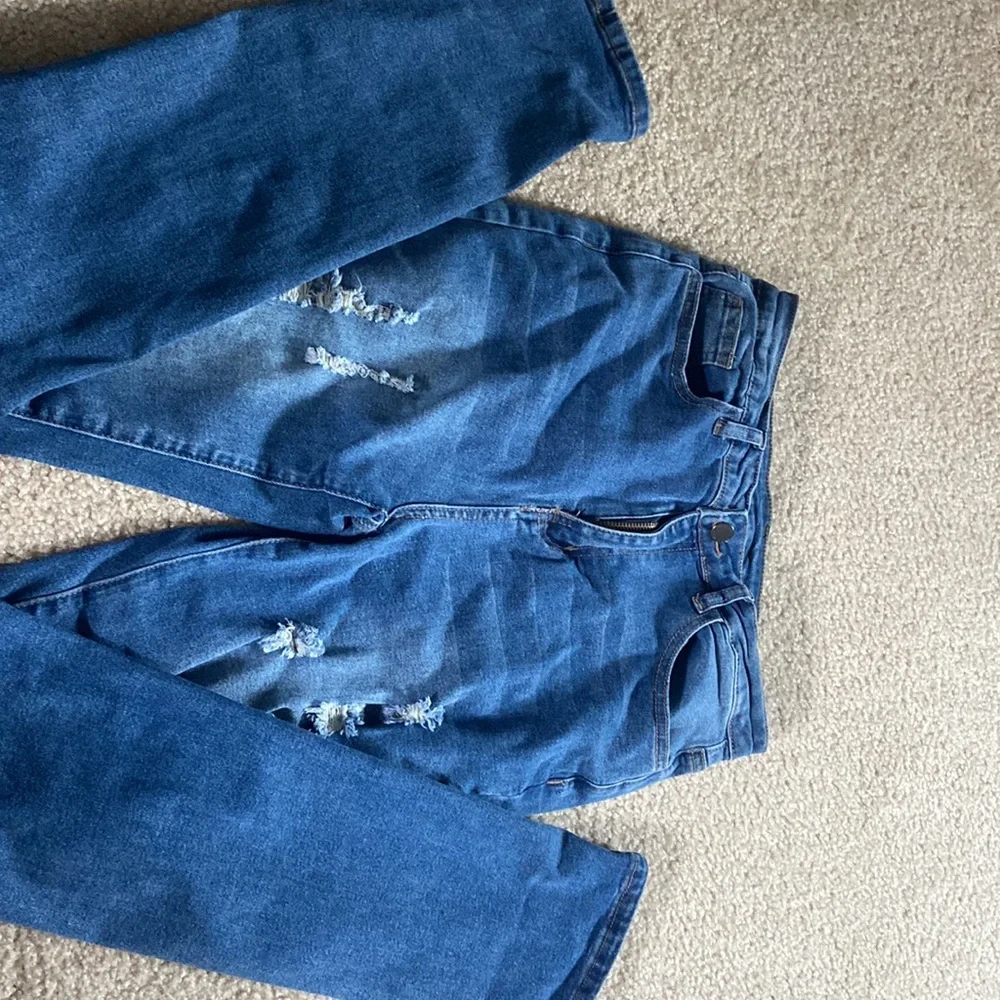 High Rise Ripped Mom Jeans - Picture 2 of 3